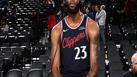 詹姆斯重申：球队季后赛实力雄厚